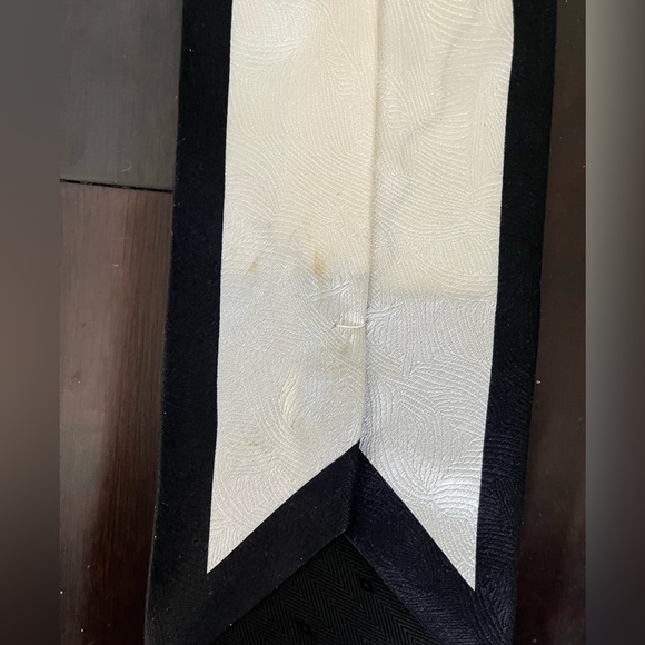 Enrico Guccini 100% Silk Black And Gray Geometric pattern Neck Tie - Picture 3 of 5